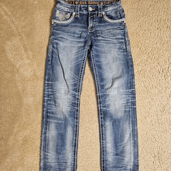 Rock Revival Blue Jeans with Embroidered Details - Picture 4 of 5